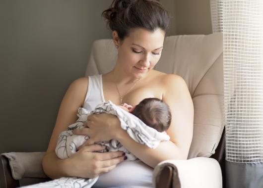 breastfeeding newborn