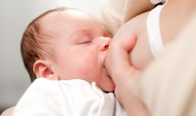 https://www.breastfeeding.asn.au/sites/default/files/styles/large/public/2021-11/bigstock-Portrait-Of-Adorable-Newborn-B-404222108.jpg?h=8abcec71&itok=UtFRvi5e