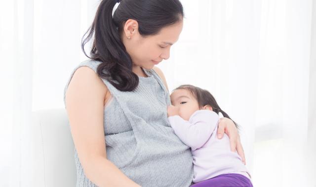 Tips and a worldwide event for breastfeeding, pregnant moms